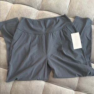Athleta Elation Pant size women’s medium NWT